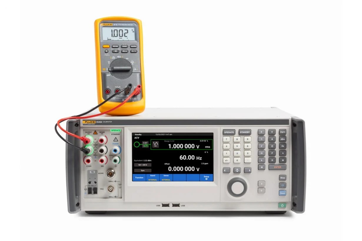 Fluke 5560A Многофункциональный калибратор