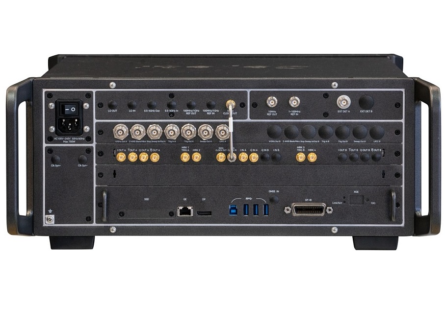 AkmeTech AT1466L Аналоговый генератор сигналов от 6 кГц до 67 ГГц