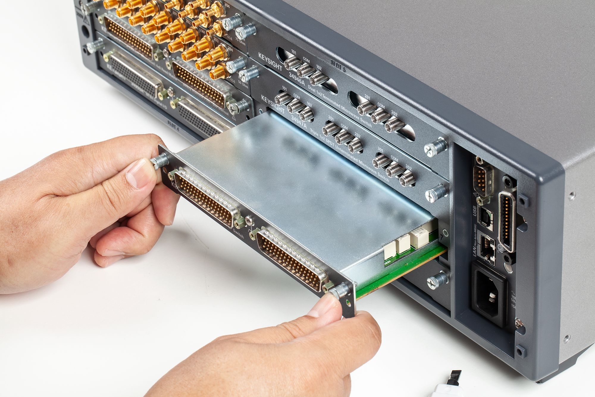 Keysight Мультиметр цифровой с системой сбора данных и коммутации 34980A