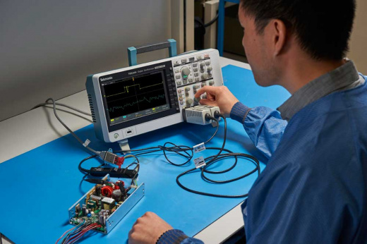 TEKTRONIX Осциллограф TBS2074